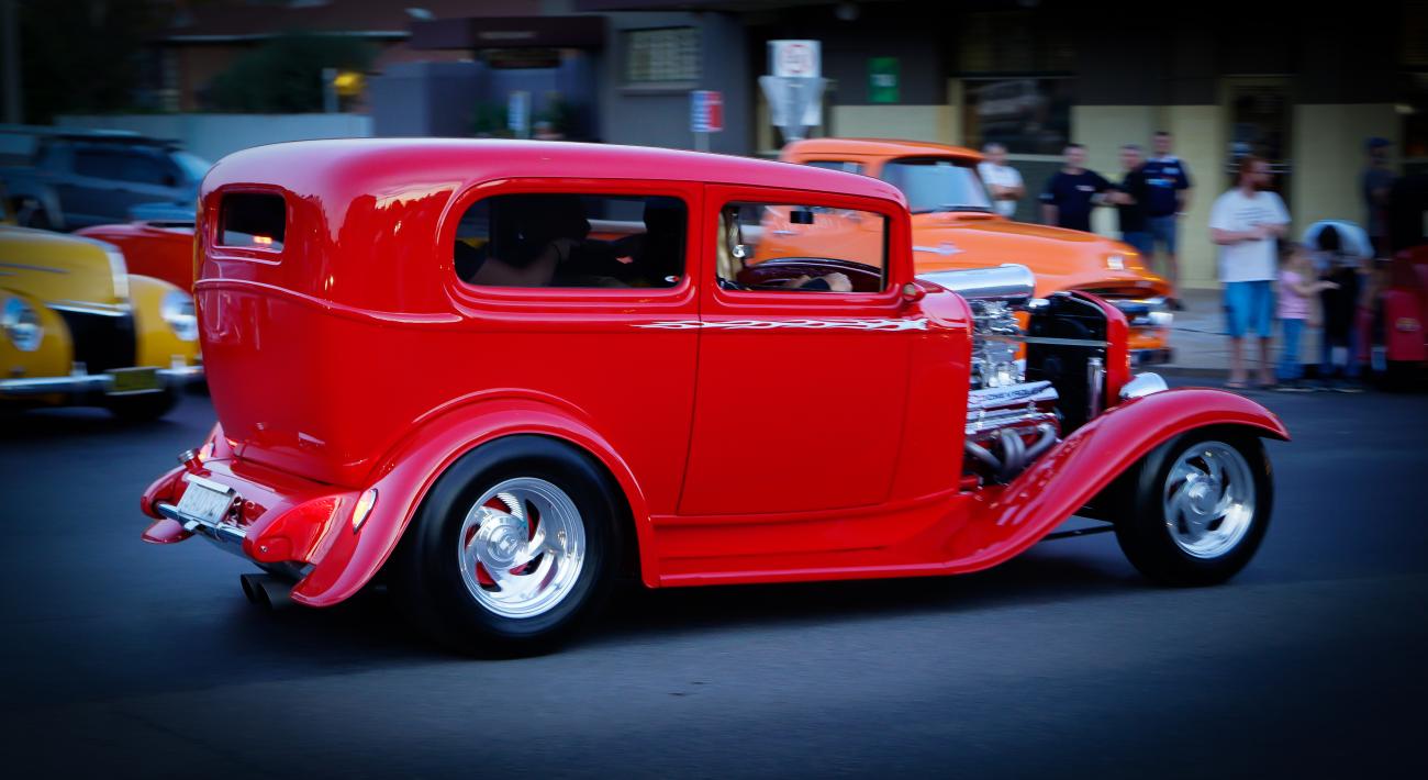 Cruisin no boozing down East Street Narrandera