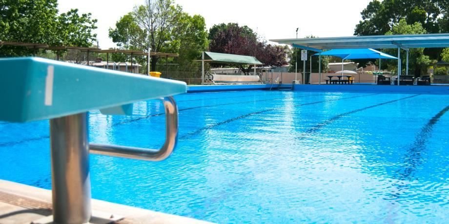 Cool off at Barellan Pool